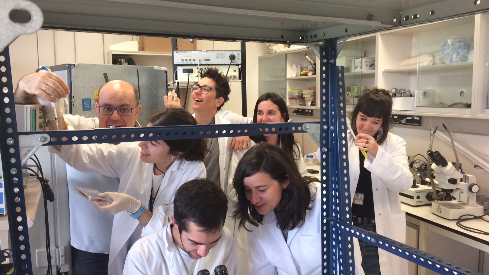 Members of the Alvaro Villaroel group posing together
